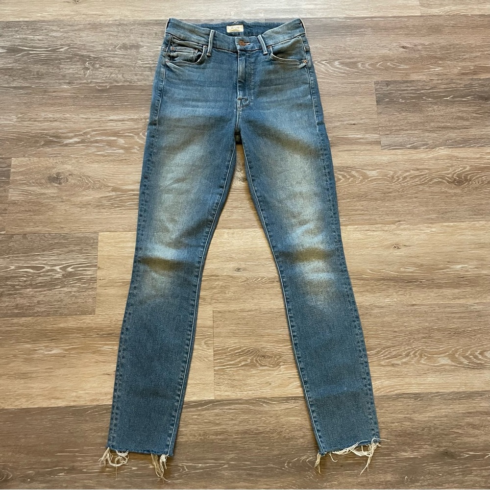 **SOLD** High Waisted Looker Ankle Fray Shoot to Thrill Jeans size 25